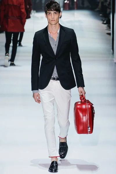 Look 4